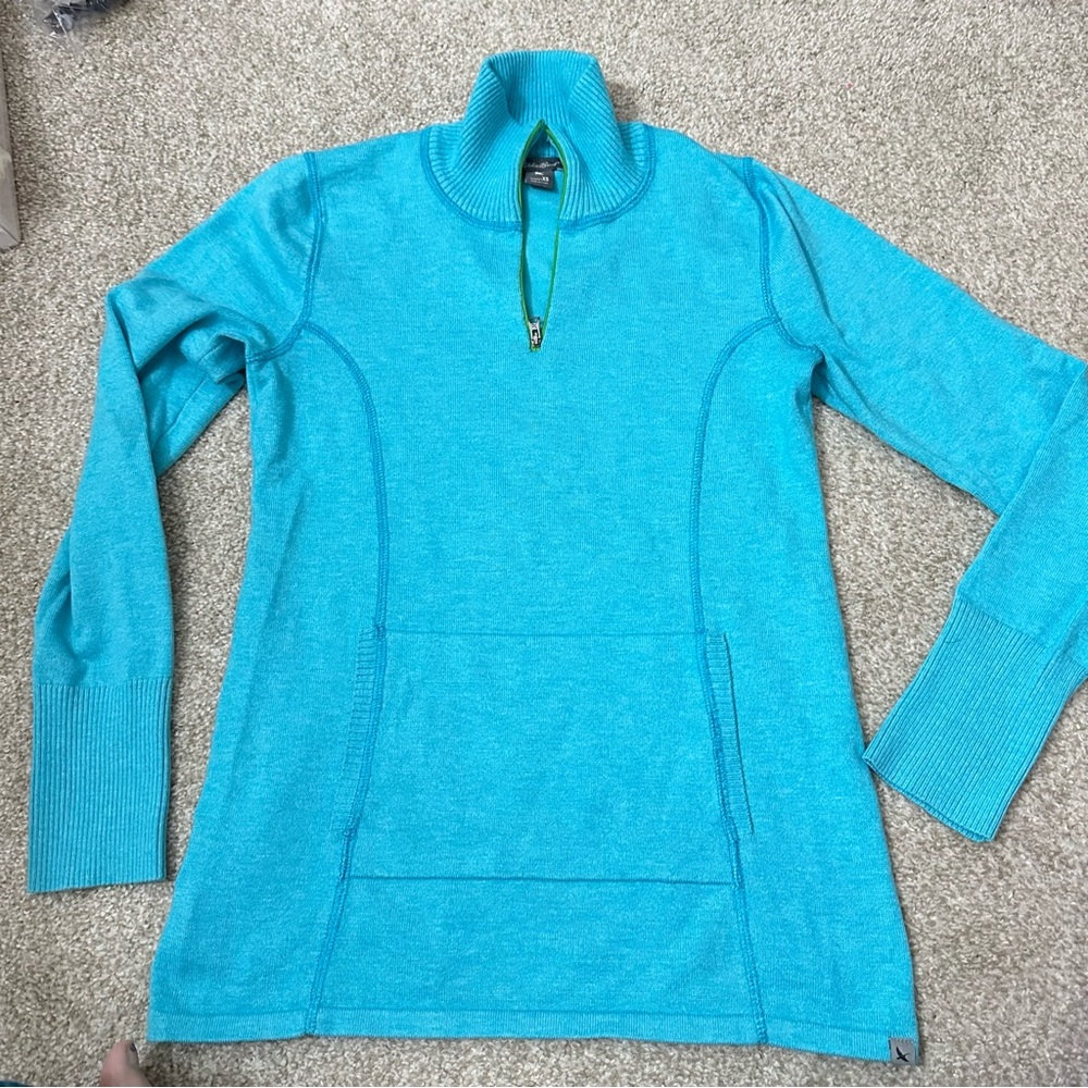 Eddie Bauer 3/4 zip sweater. Teal, with a kangaroo pocket, green zipper. Size XS